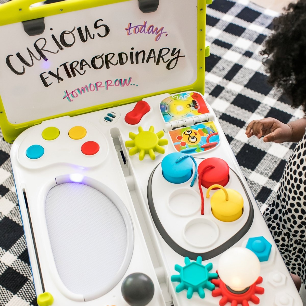 CURIOSITY TABLE - Premium for Kids in Qatar | Toysaro.com
