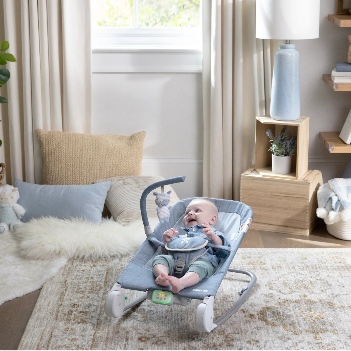 INGENUITY™ HAPPY BELLY ROCK - TO - BOUNCE MASSAGE SEAT - CHAMBRAY - Premium for Kids in Qatar | Toysaro.com