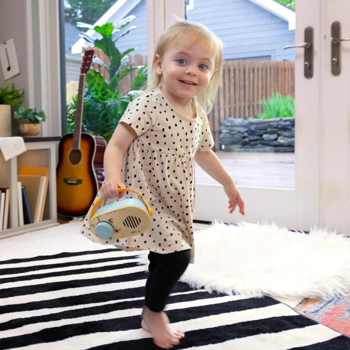 BABY EINSTEIN™ DISCOVERY RADIO TOY RADIO ( HAPE) - Premium for Kids in Qatar | Toysaro.com