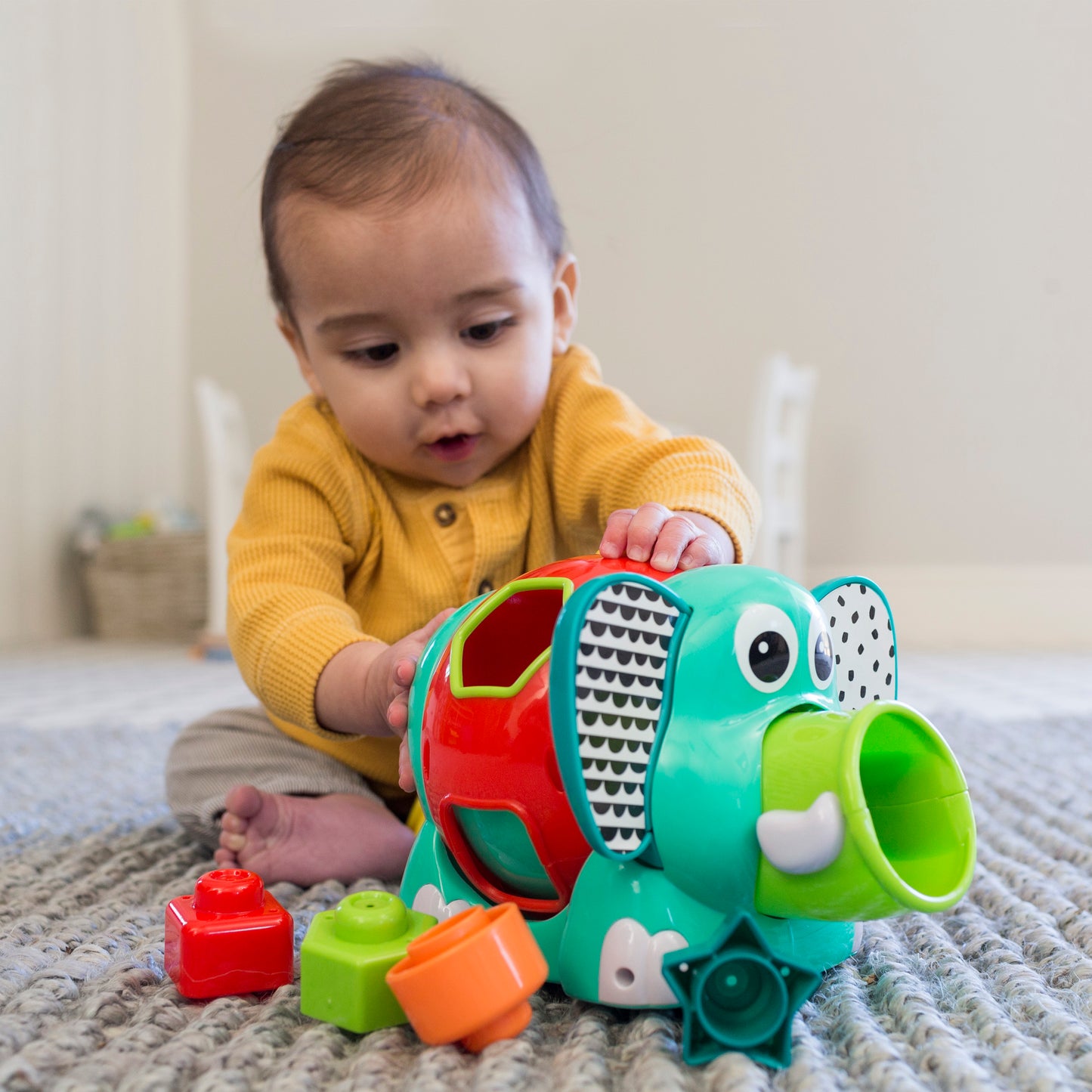 INFANTINO JUMBO SHAPE SORTER