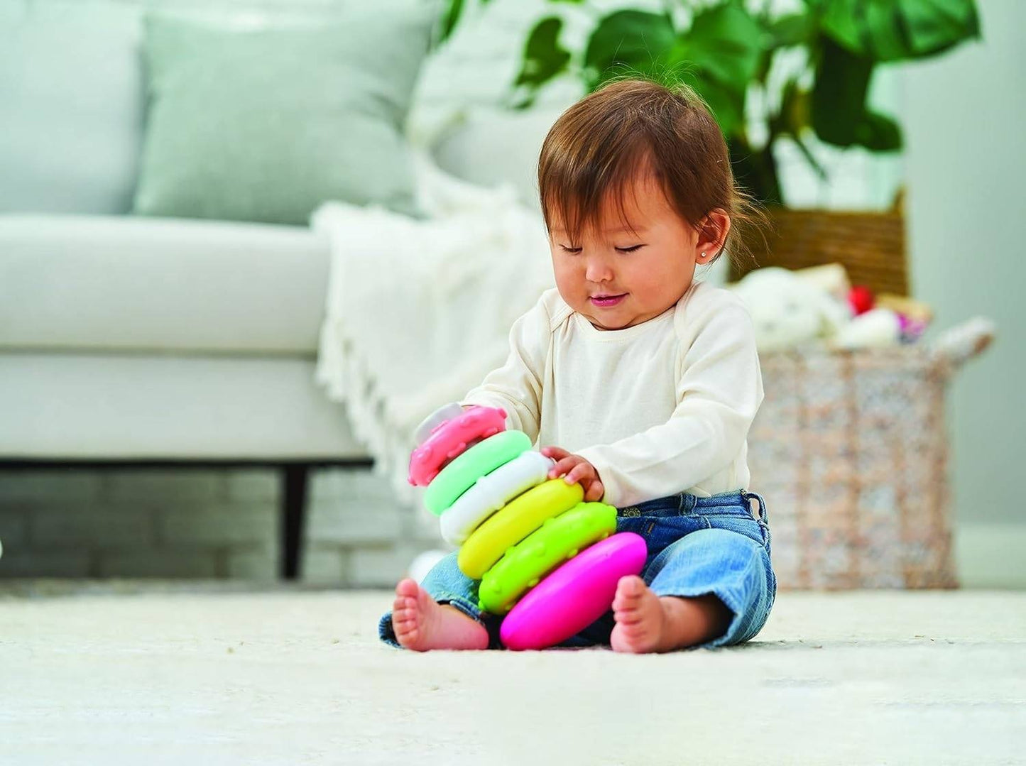 INFANTINO ROCK N RINGS/TOYS FOR BABY SUITABLE FROM 6 MONTHS AND ABOVE - PINK-