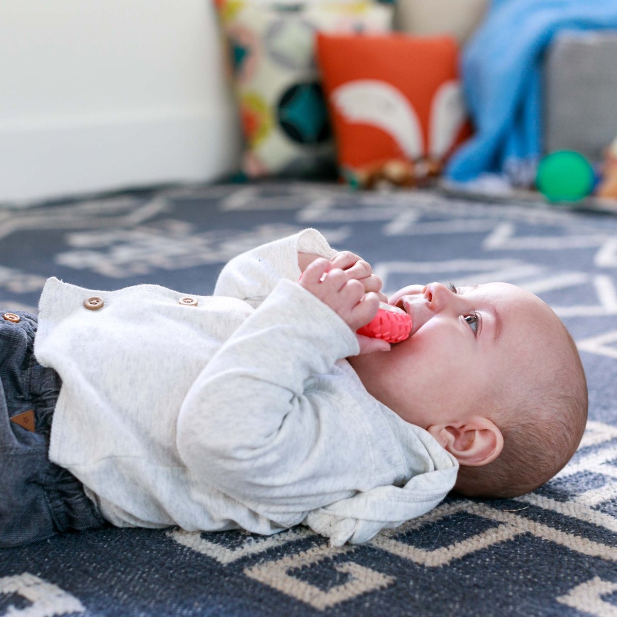 Infantino Lil' Nibbles Vibrating Teether – Apple Shape, Multicolor, 0+ Months | Premium Baby Toy in Qatar – Toysaro.com