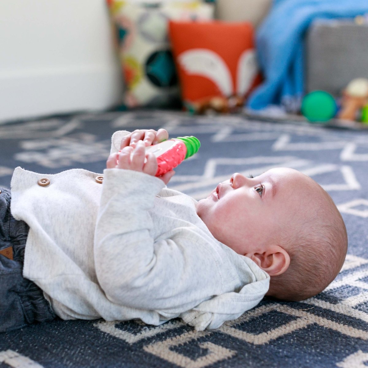 Infantino Lil' Nibbles Vibrating Teether – Apple Shape, Multicolor, 0+ Months | Premium Baby Toy in Qatar – Toysaro.com