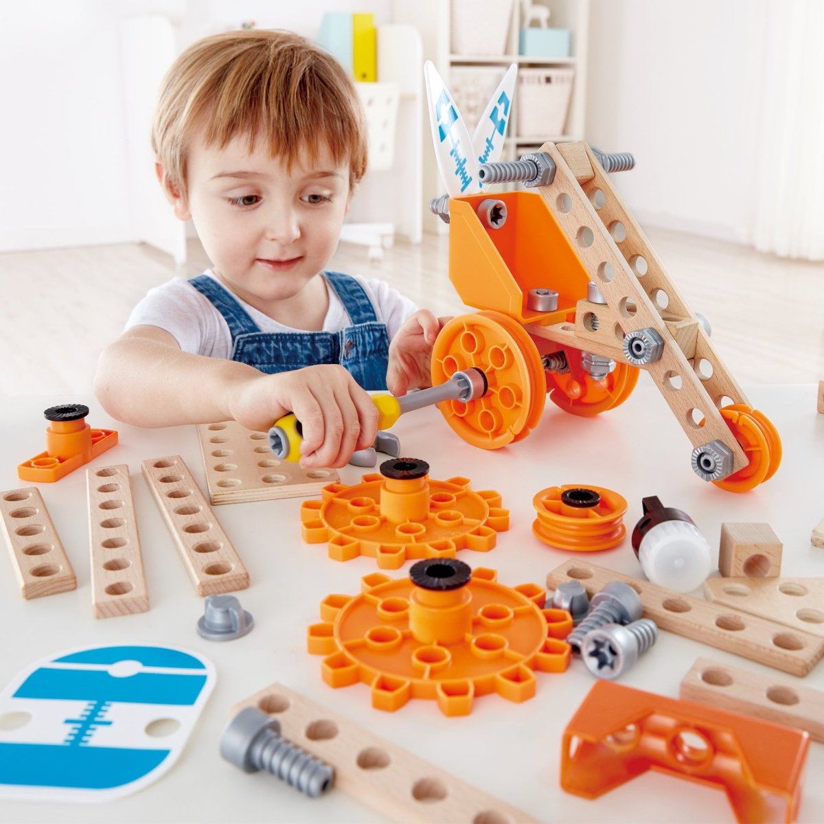Hape Junior Inventor Deluxe Experiment Construction Kit 57pcs - Premium for Kids in Qatar | Toysaro.com