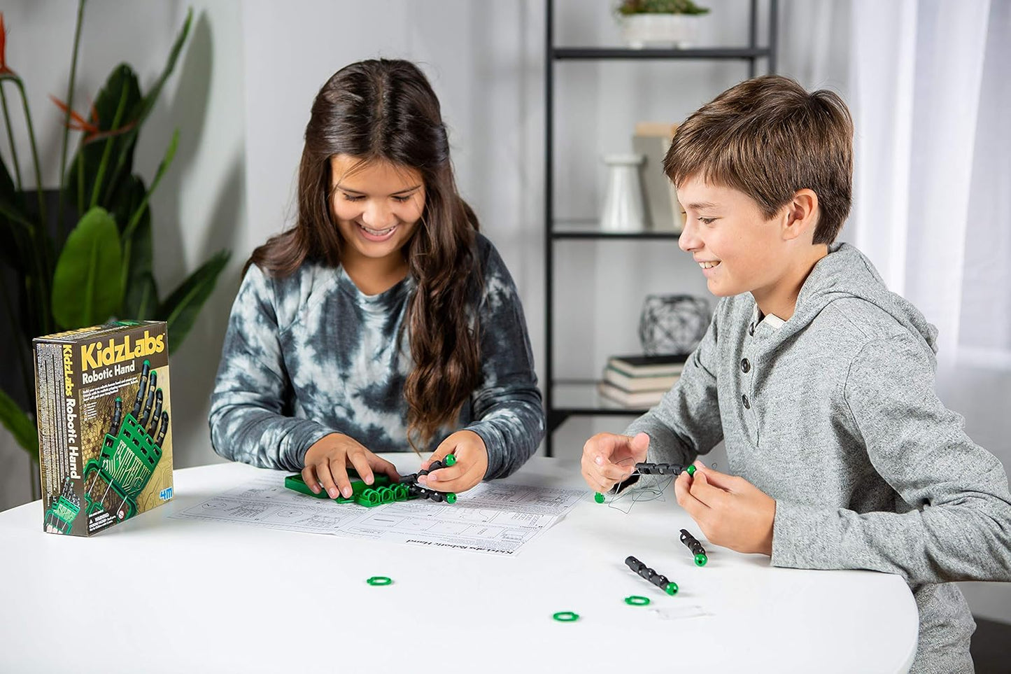 4M KidzLabs/Robotic Hand - Premium for Kids in Qatar | Toysaro.com