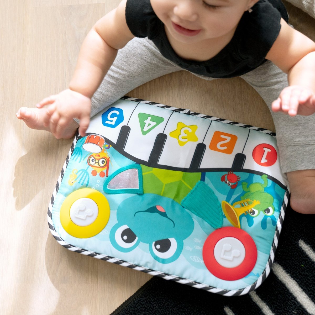 BABY EINSTEIN™ NEPTUNE’S KICK & EXPLORE MUSICAL KICK PAD AND CRIB TOY - Premium for Kids in Qatar | Toysaro.com