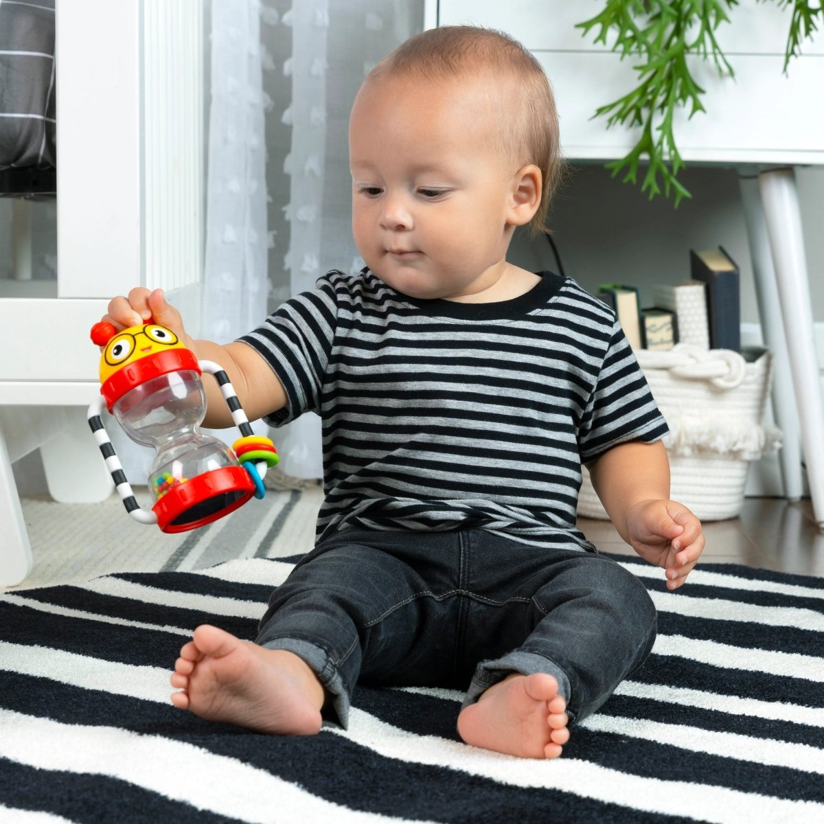 BABY EINSTEIN™CAL’S SENSORY SHAKE - UP ACTIVITY RATTLE - Premium for Kids in Qatar | Toysaro.com