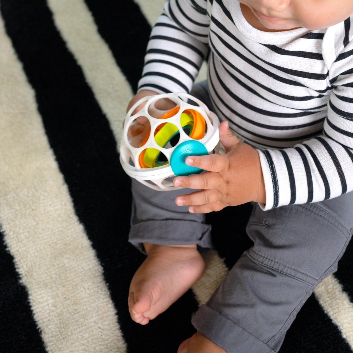 BABY EINSTEIN™GRIP & SPIN OBALL RATTLE TOY - Premium for Kids in Qatar | Toysaro.com