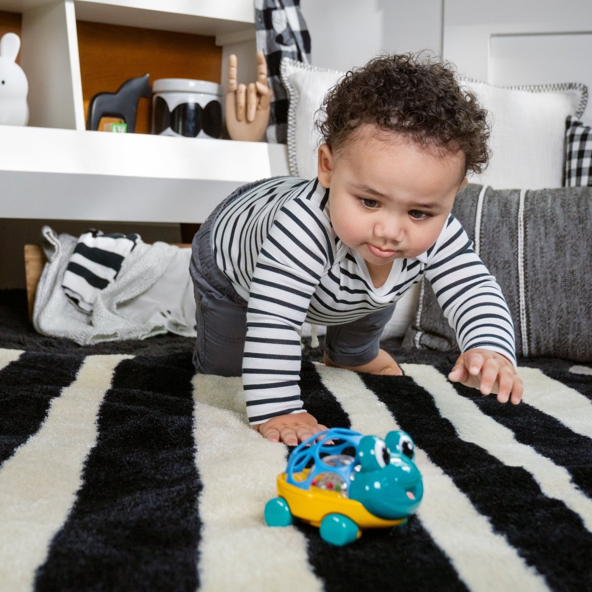 BABY EINSTEIN™CURIOUS CAR NEPTUNE OBALL TOY CAR & RATTLE - Premium for Kids in Qatar | Toysaro.com