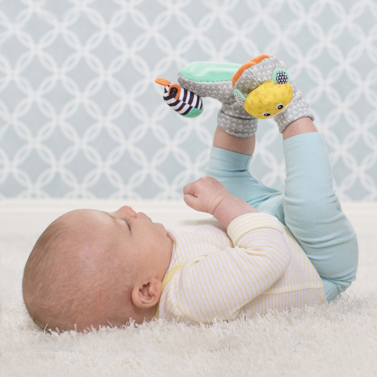 INFANTINO FOOT RATTLES - ZEBRA/TIGER - Premium for Kids in Qatar | Toysaro.com