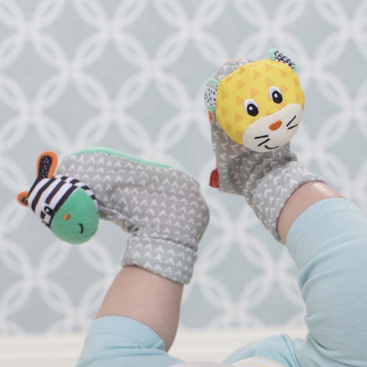 INFANTINO FOOT RATTLES - ZEBRA/TIGER - Premium for Kids in Qatar | Toysaro.com