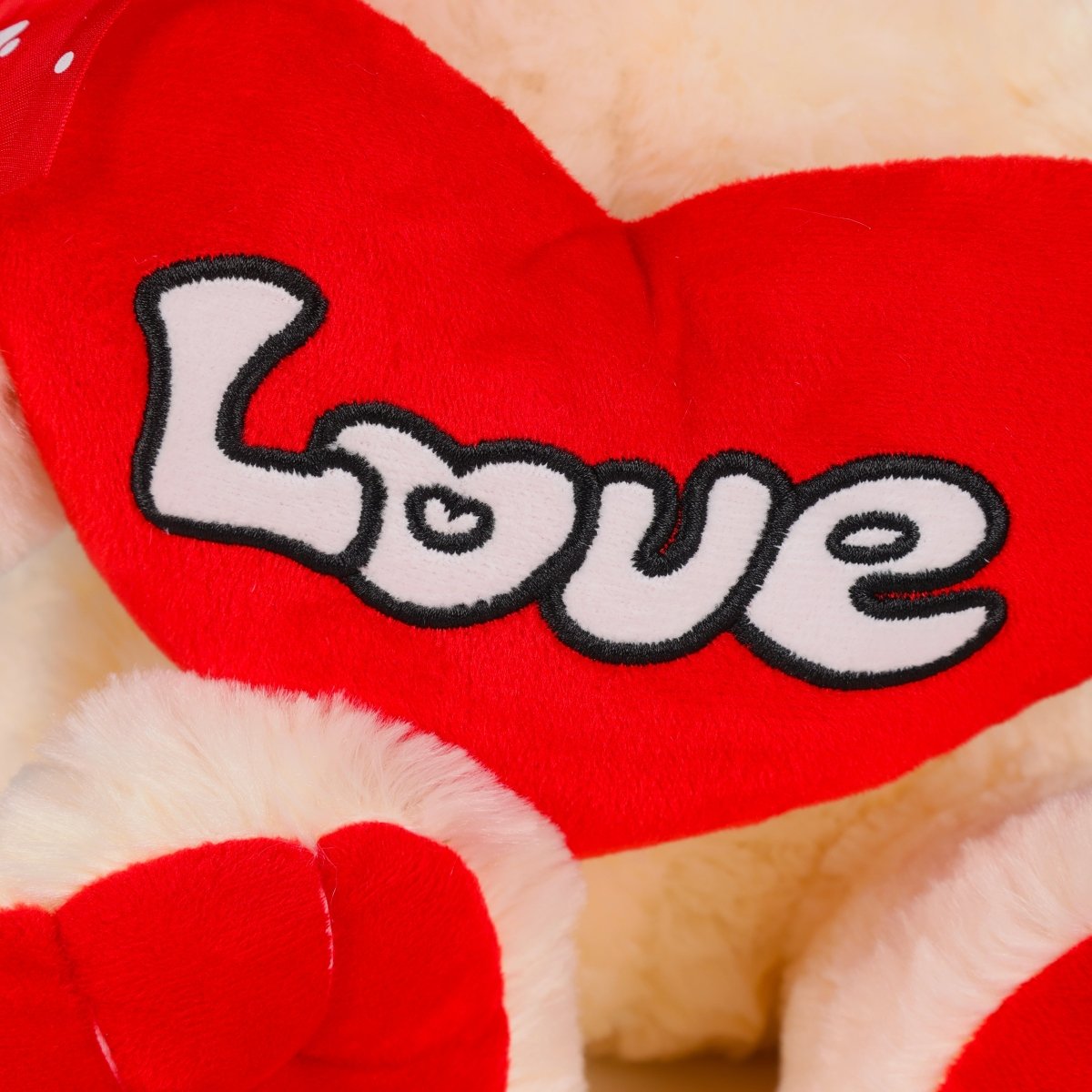 CUDDLES - BEAR SITING HEART 35CM - Premium for Kids in Qatar | Toysaro.com