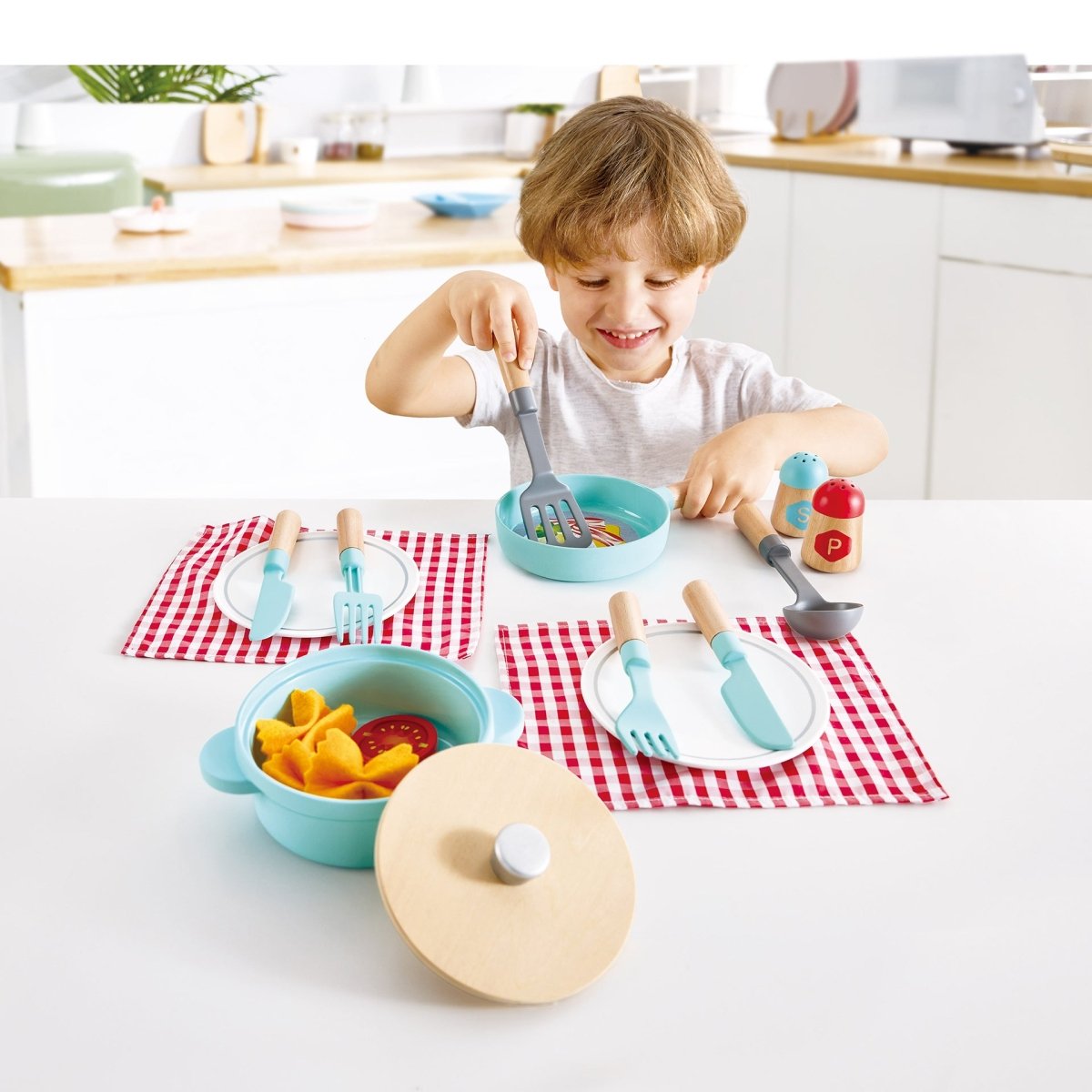 LITTLE CHEF COOKING & SERVE PLAY SET - Premium for Kids in Qatar | Toysaro.com