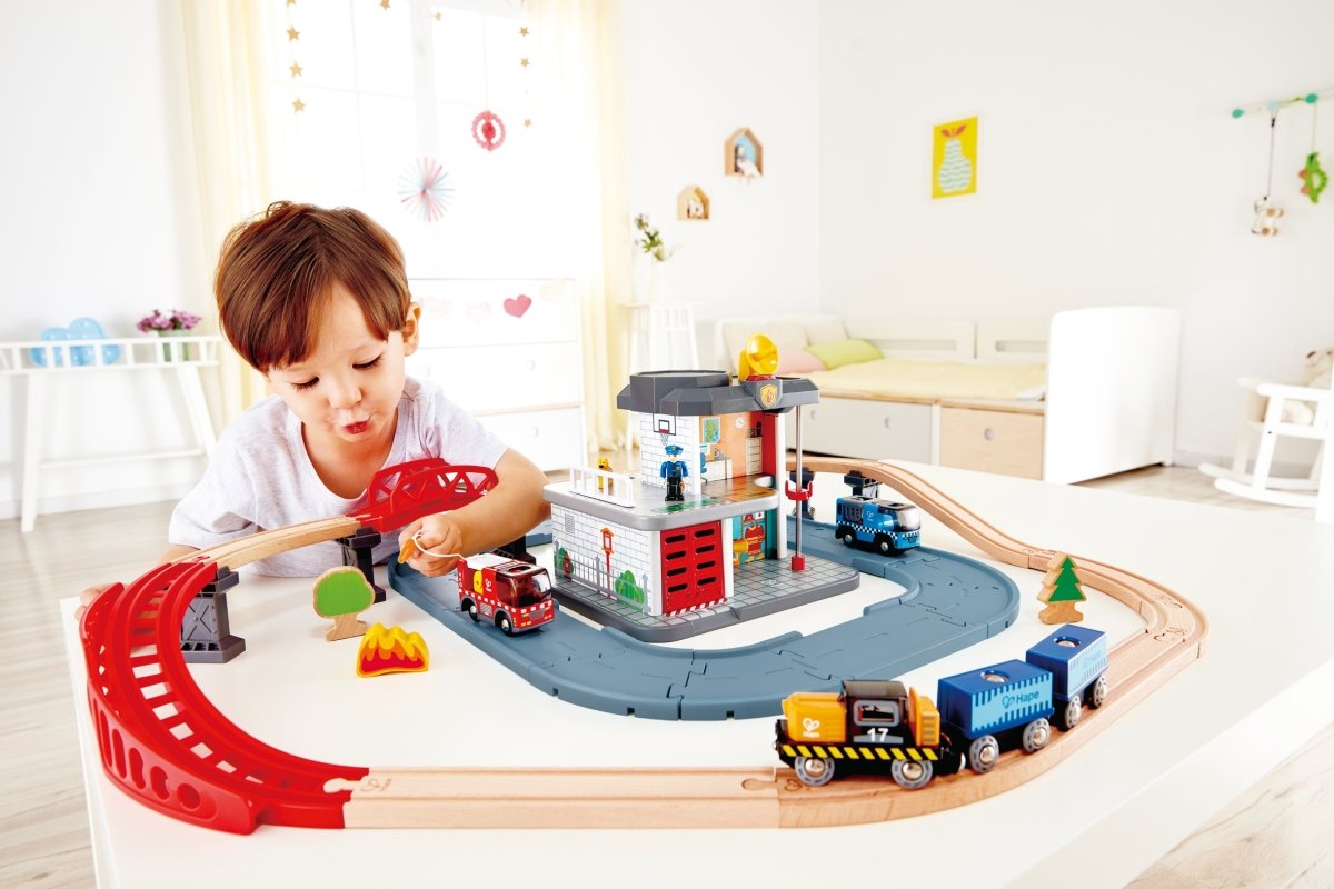 Fire Truck With Siren - Premium for Kids in Qatar | Toysaro.com