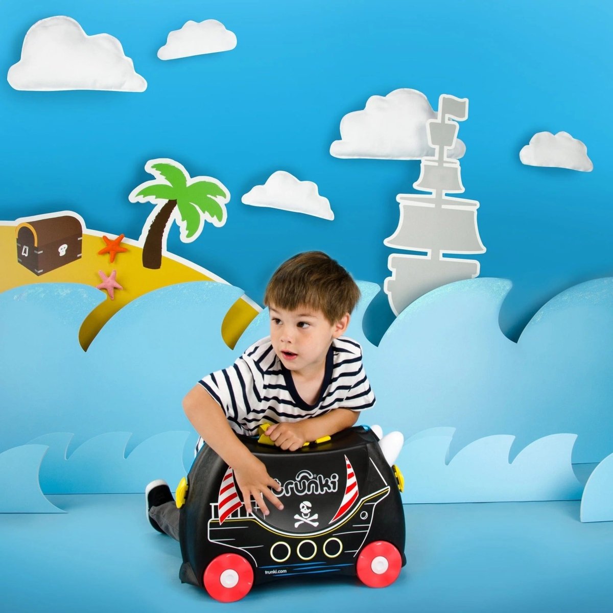 TRUNKI - PEDRO THE PIRATE SHIP - Premium for Kids in Qatar | Toysaro.com