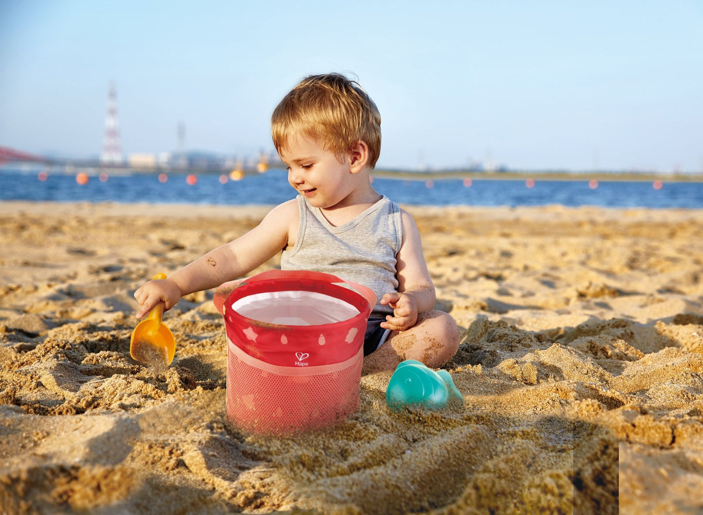Hape - Fold and Go Sand & Beach Set with Canvas Bag - 4pcs - Premium for Kids in Qatar | Toysaro.com