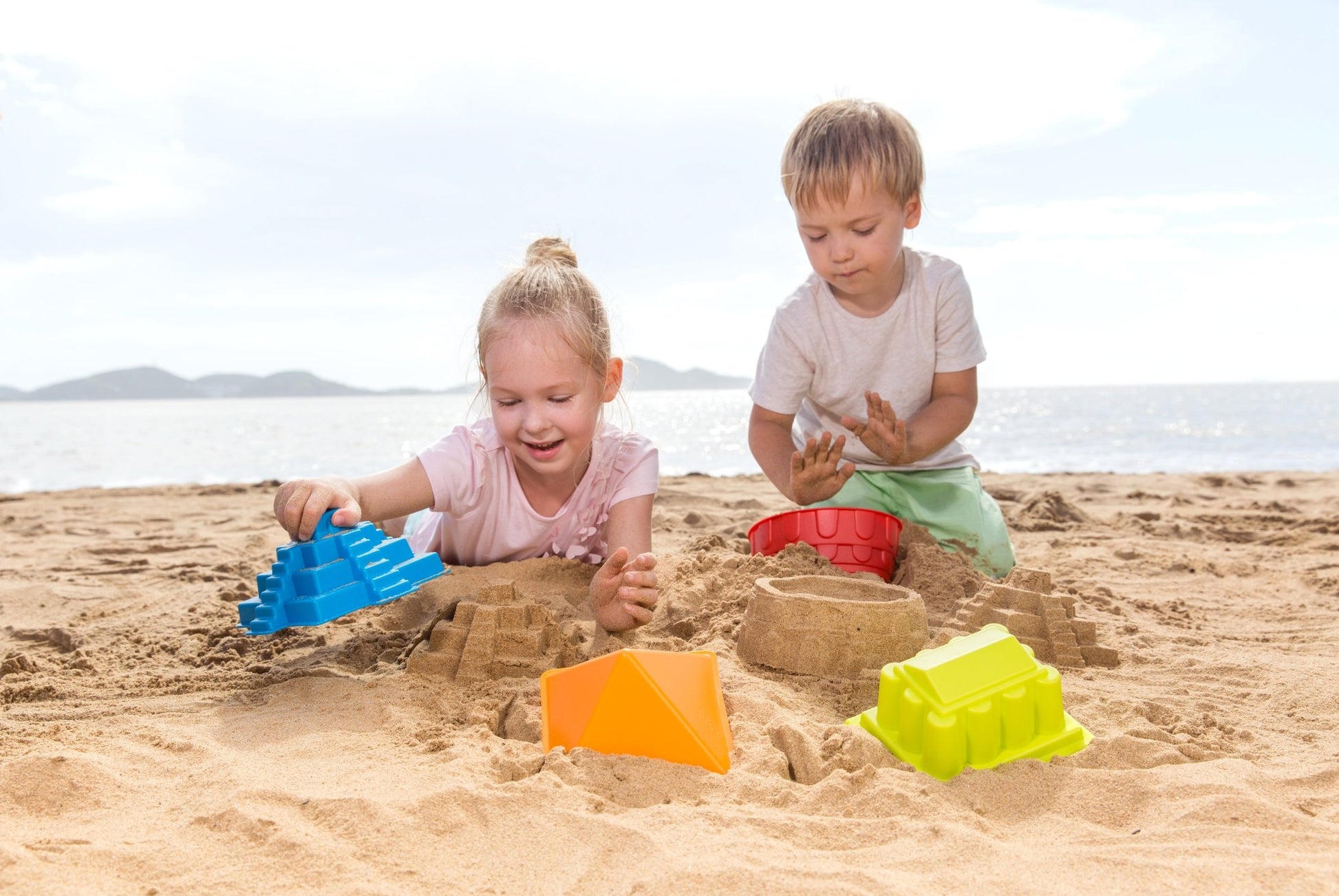 Hape - Mayan Pyramid Sand & Beach Toy - Blue - Premium for Kids in Qatar | Toysaro.com
