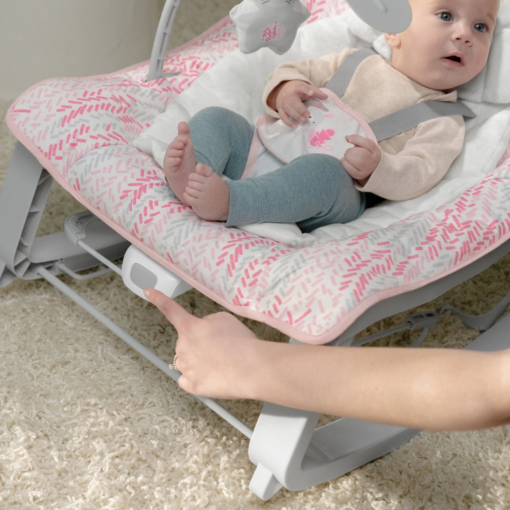 Ingenuity™ Keep Cozy™ 3 - in - 1 Grow with Me™ Bounce & Rock Seat - Lily™ - Premium for Kids in Qatar | Toysaro.com