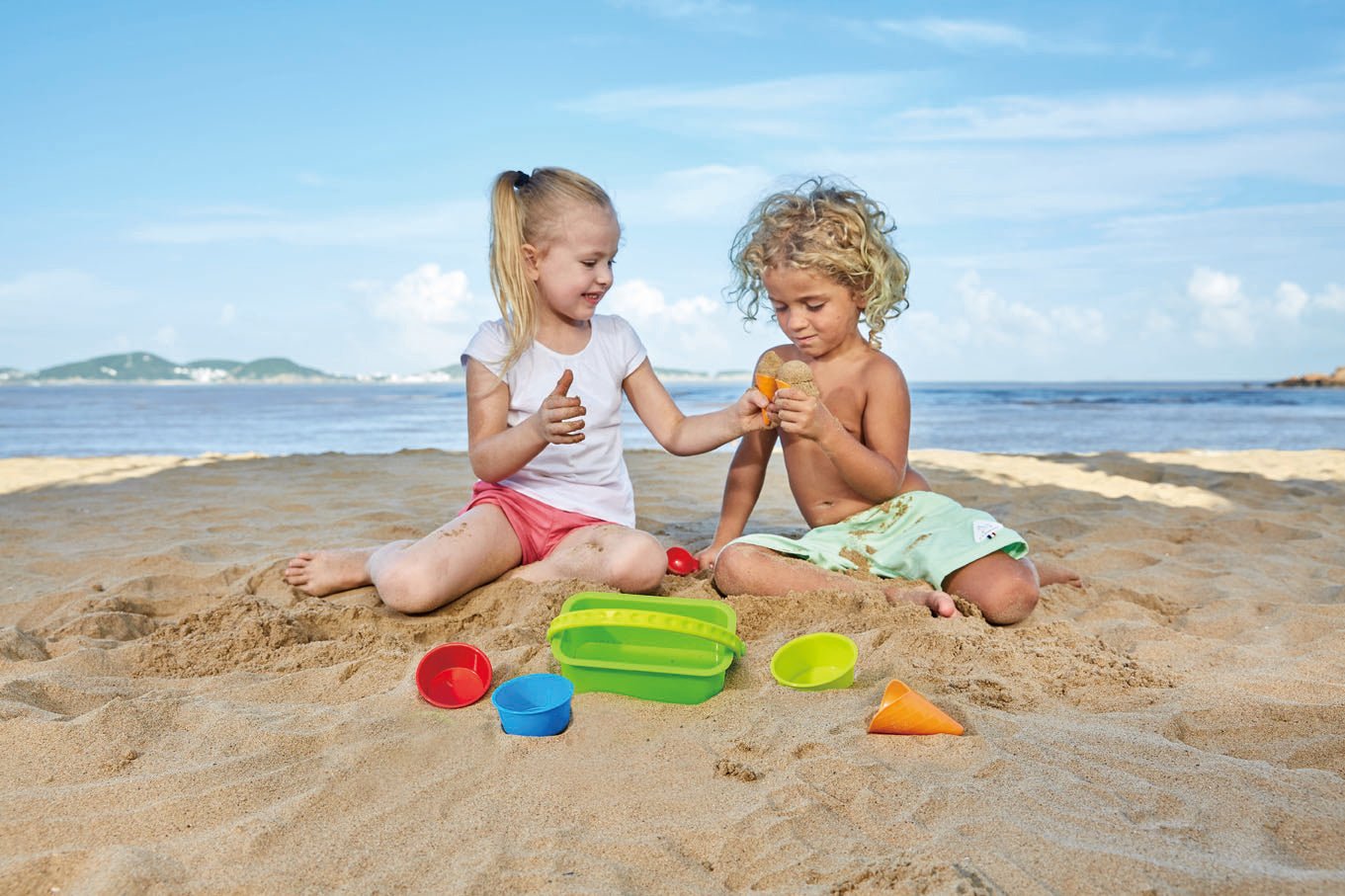 Hape - Ice Cream Shop Beach & Sand Toy Set - 8pcs - Premium for Kids in Qatar | Toysaro.com
