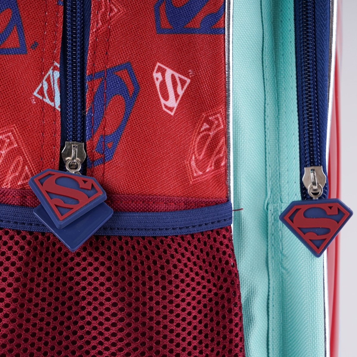 Warner Bros' Superman Man of Steel 6in1 Box Set 18" - Premium for Kids in Qatar | Toysaro.com