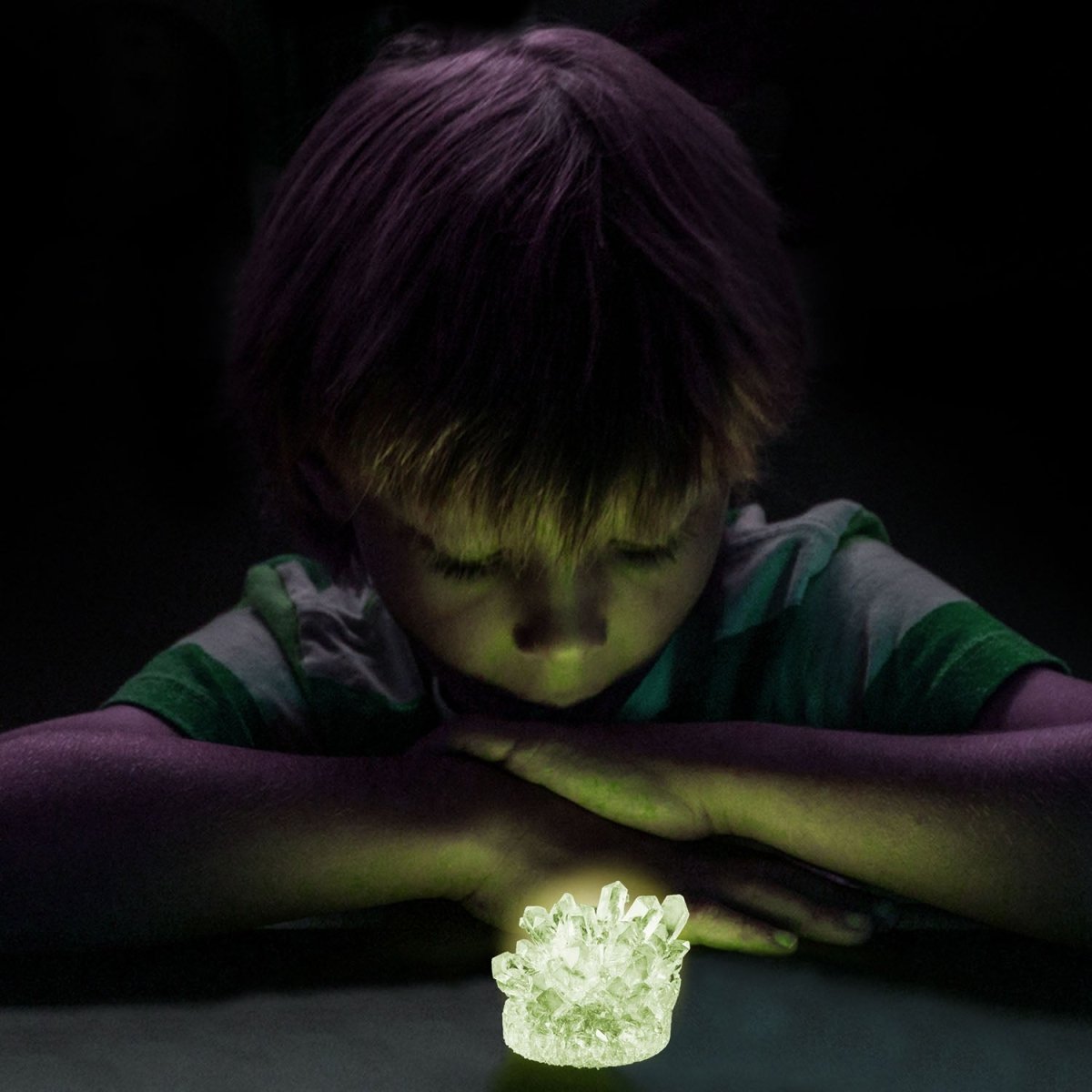 NG GLOW - IN - THE - DARK CRYSTAL LAB - Premium for Kids in Qatar | Toysaro.com