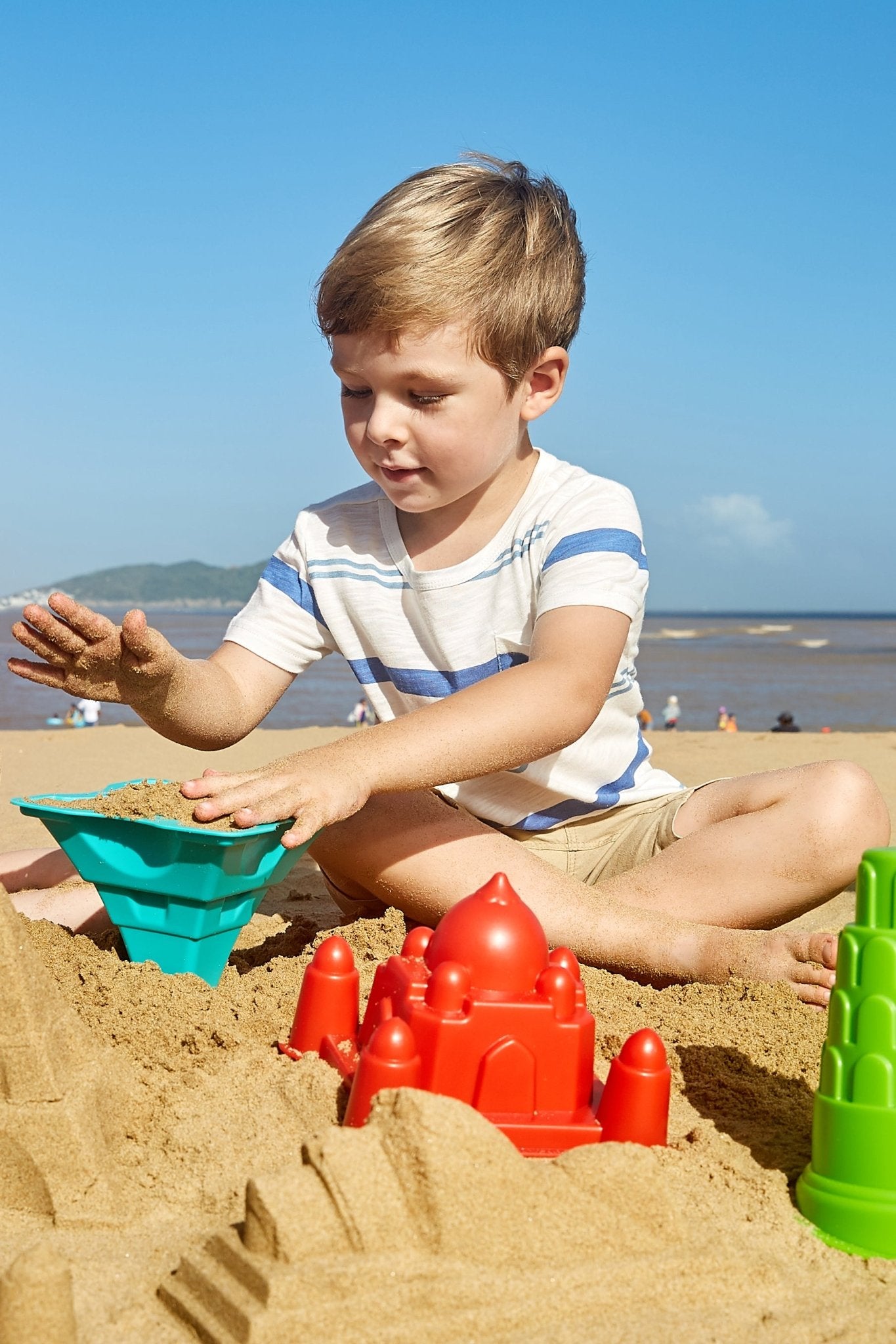 Hape - Eiffel Tower Sand & Beach Toy - Green - Premium for Kids in Qatar | Toysaro.com